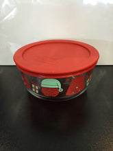 Pyrex 4-Cup Holiday Red Lid